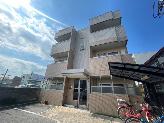 エクセレントフィールドの外観