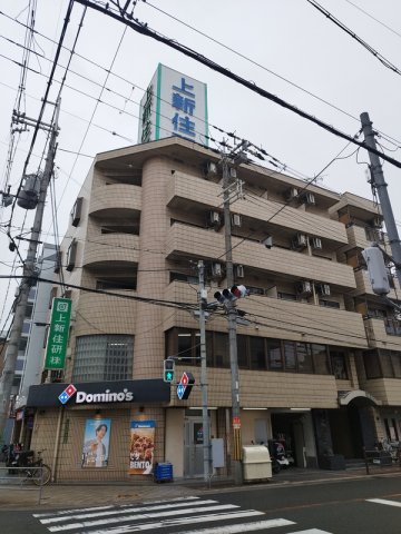 上新ビル７の外観