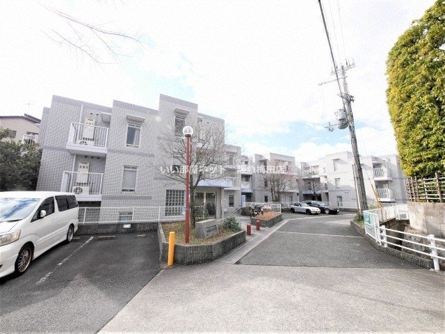 六龍苑岡町の外観