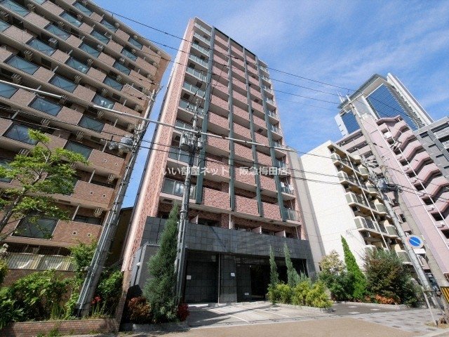 ララプレイス新大阪シエスタの外観