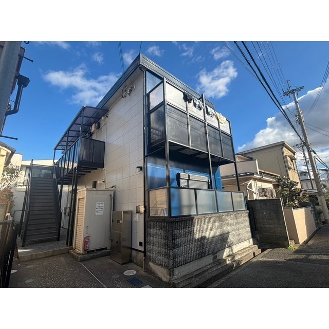 アンプルール Shineの外観