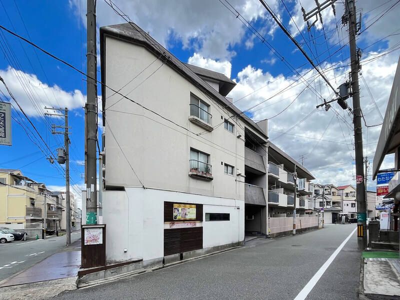 共栄マンション服部の外観