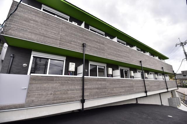 モダンアパートメント枚方岡山手の外観