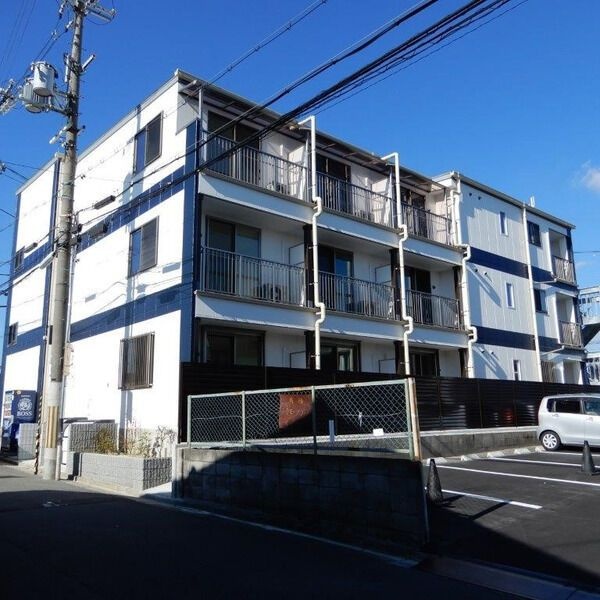 三栗三熊ハイツの外観