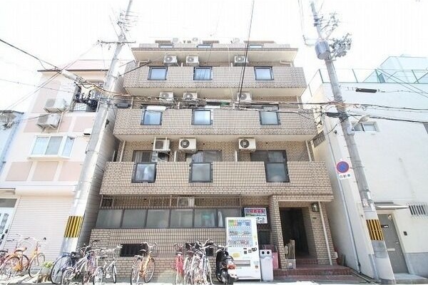 メゾン城東の外観
