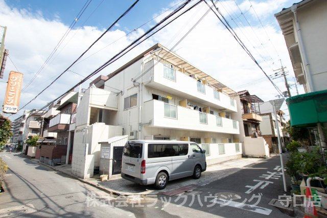 中川マンションの外観