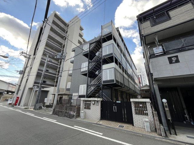 レオパレスアスターの外観
