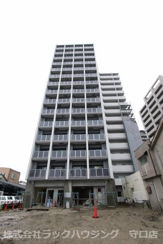 LUXENA KADOMAの外観