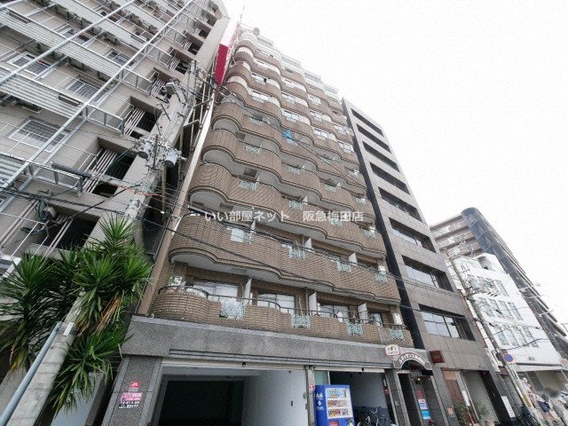 ルネッサンス新梅田ビルの外観