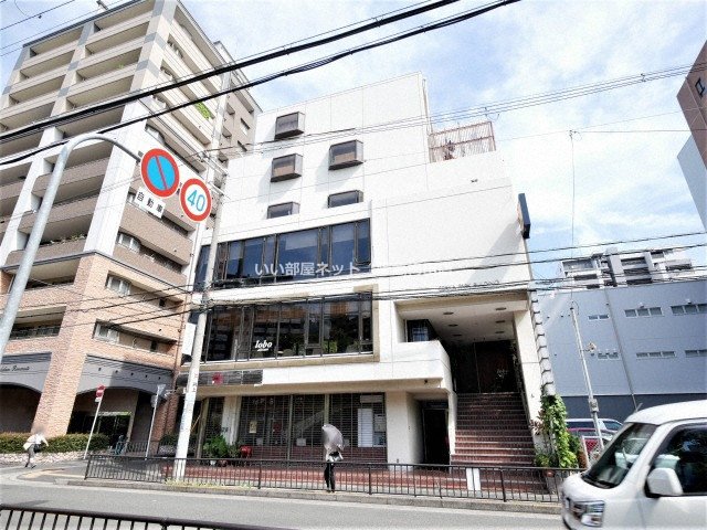 江坂パークビルの外観