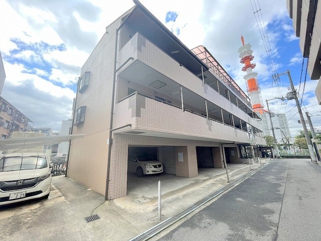 大阪市東淀川区上新庄２丁目の賃貸マンションの外観