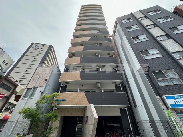 ラシュレエグゼ難波南の外観