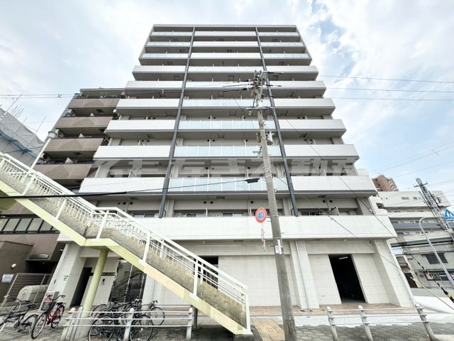LIVIAZ NAMBA RENOMの外観
