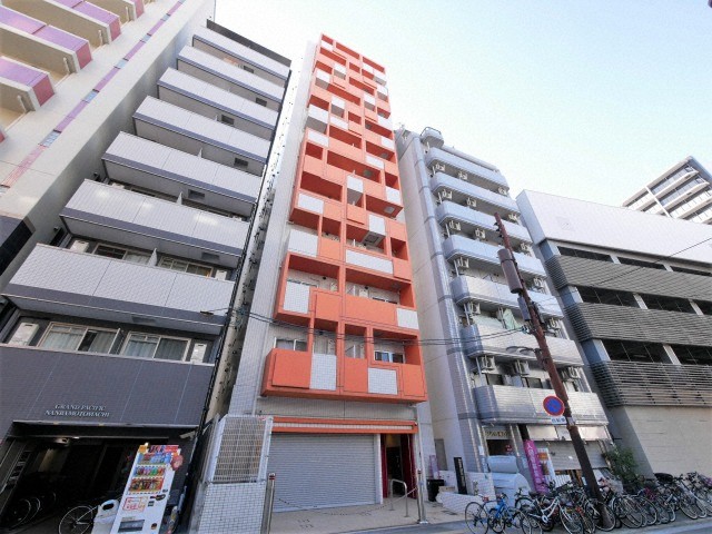 Zeus難波CUBEの外観