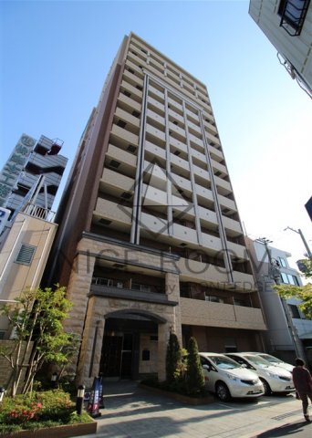 プレサンス新大阪クレスタの外観