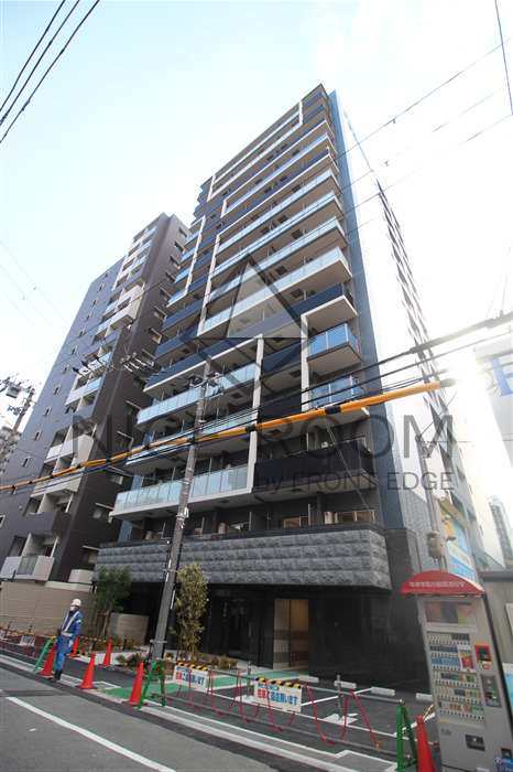 プレサンス堺筋本町ディスティニーの外観