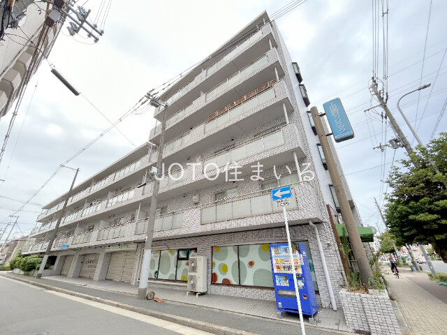 コンチネンタル鶴見の外観