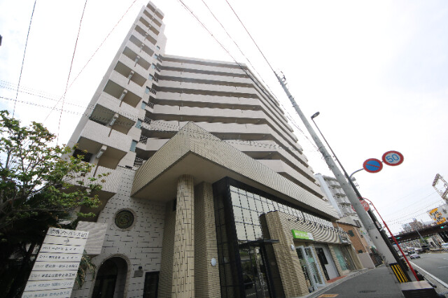 京橋アドバンス21の外観