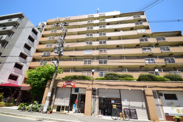 大阪市西区南堀江４丁目の賃貸マンションの外観