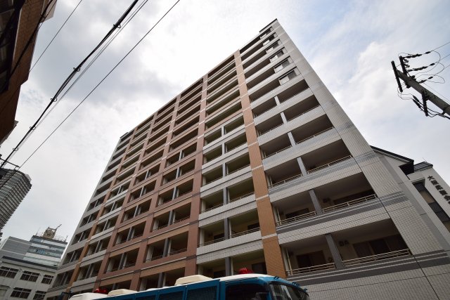 大阪市西区靱本町３丁目の賃貸マンションの外観