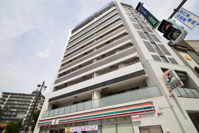 大阪市西区新町３丁目の賃貸マンションの外観