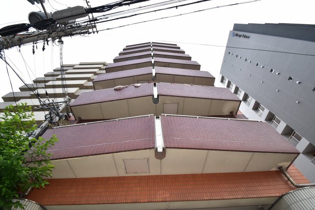 大阪市西区南堀江４丁目の賃貸マンションの外観