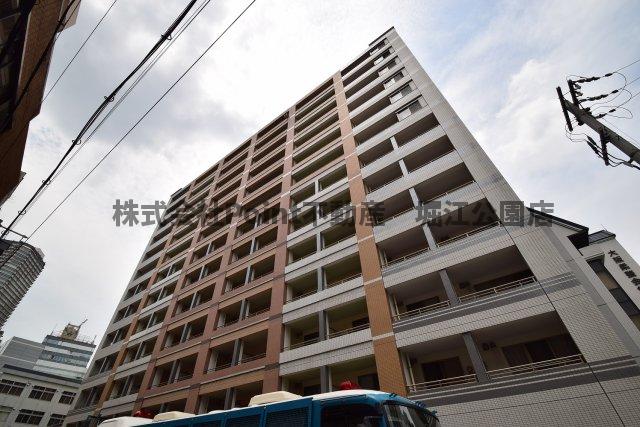 大阪市西区靱本町３丁目の賃貸マンションの外観