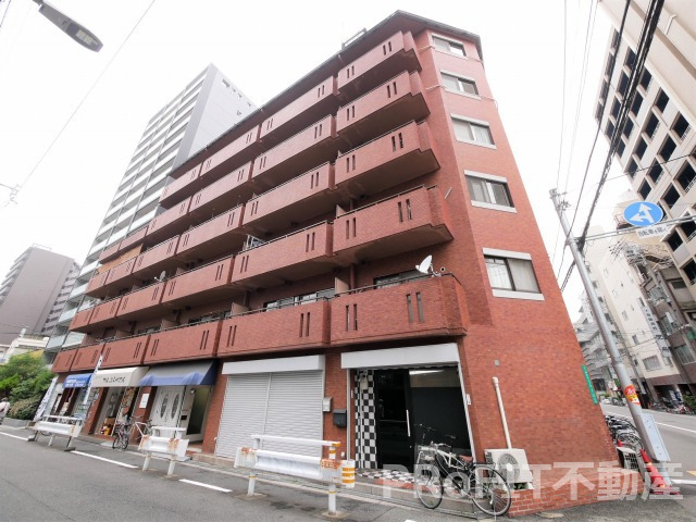 難波リーガルハウスの外観
