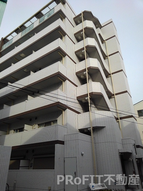 サンプラザ浪速の外観