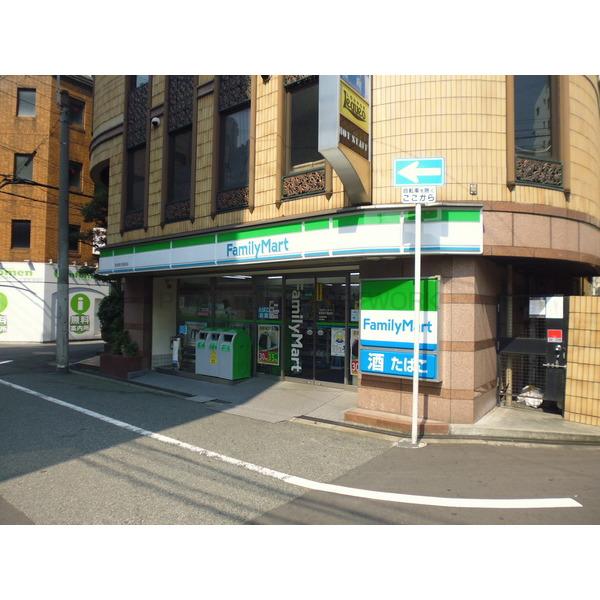 【コンビニエンスストア】ファミリーマート阪急南方駅前店まで214ｍ