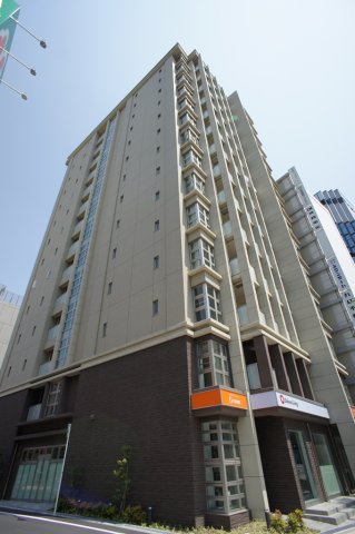 Y‘s Court 東梅田の外観