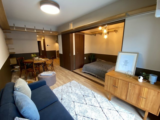 モデルルームの為入居時には家具、雑貨は撤去されます。