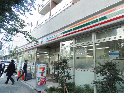 【コンビニエンスストア】セブンイレブン 梅田スカイビル前店まで230ｍ