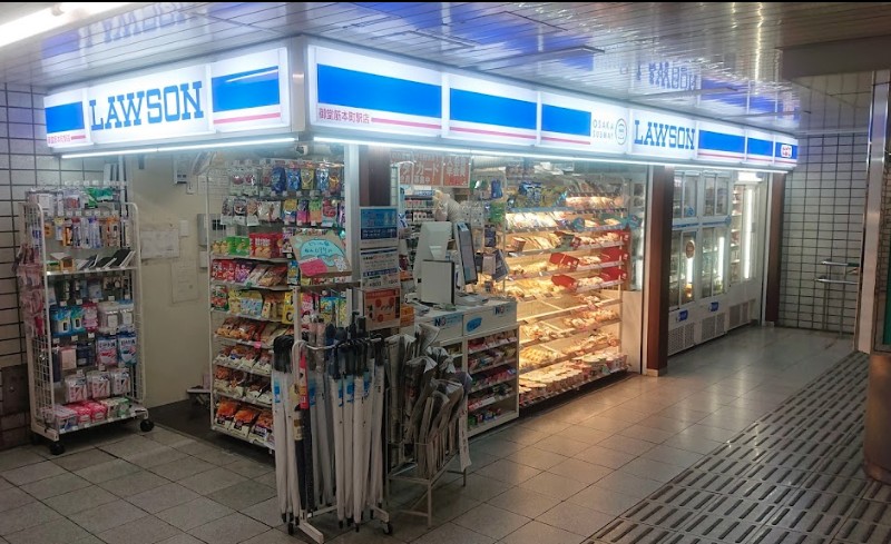 【コンビニエンスストア】ローソン Ｓ ＯＳＬ御堂筋本町駅店まで70ｍ