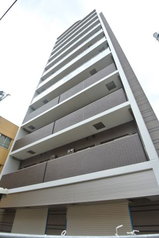 Comenz梅田の外観