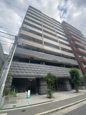 プレサンス南森町駅前の外観