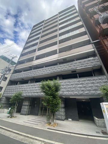 プレサンス南森町駅前の外観