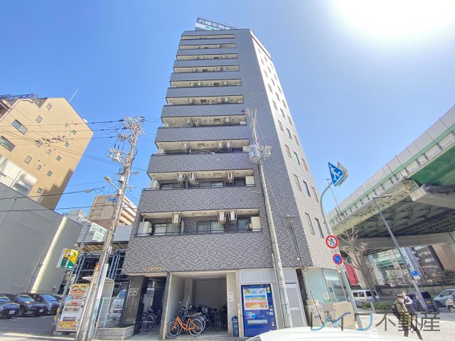 ミストラル本町ウエストの外観