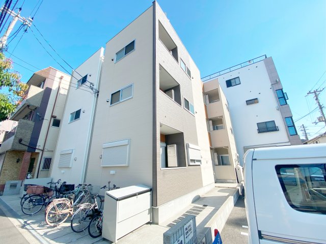 アヴィリオ
