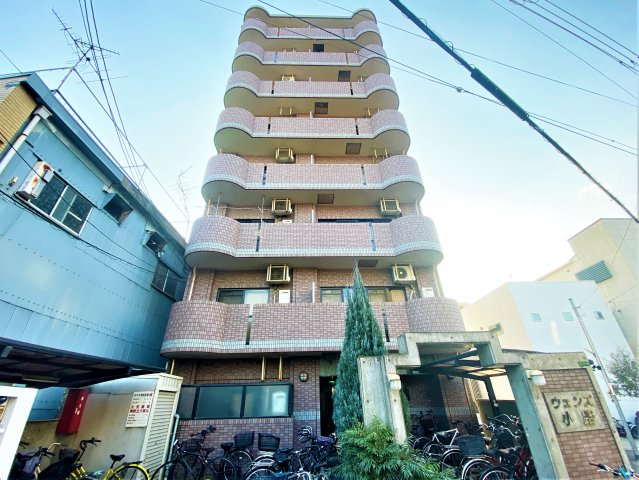 ウエンズ小路の外観
