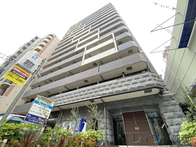 プレサンス谷町九丁目駅前の外観