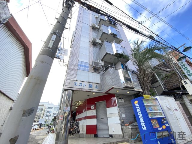 エスト勝山の外観