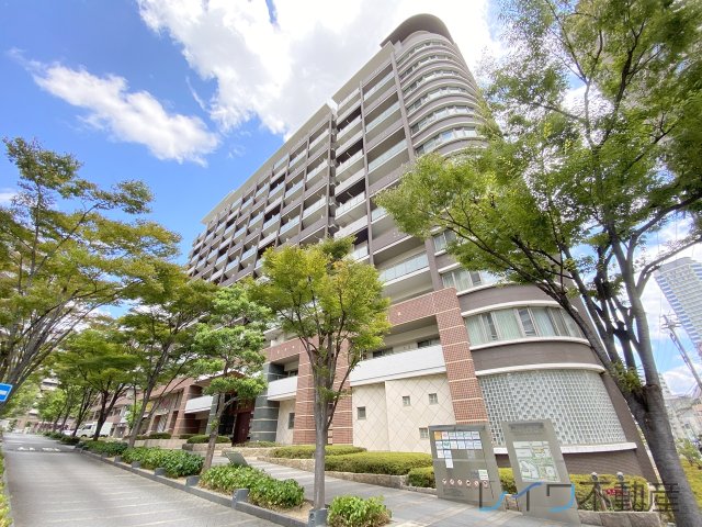 ロイヤルパークス桃坂の外観
