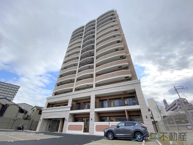 Luxe大阪城南の外観