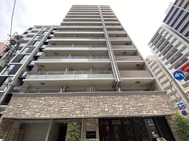 ラクラス本町東の外観