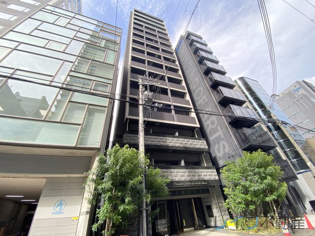 プレサンス堺筋本町駅前の外観