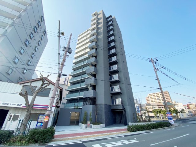 レオンヴァリエ長堀通の外観
