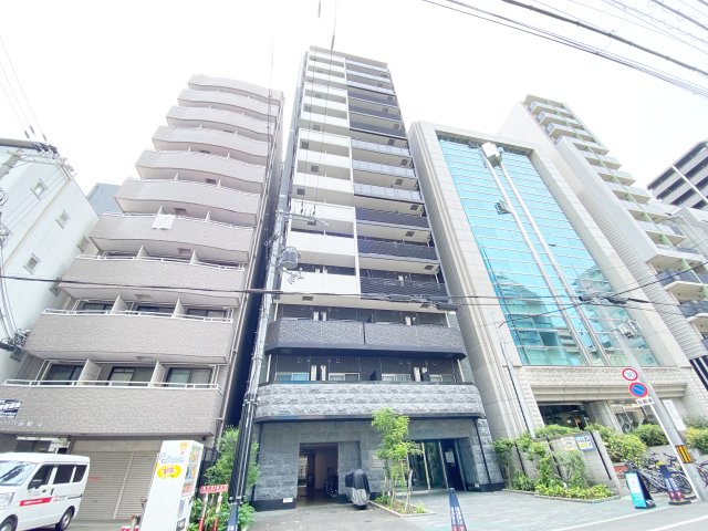 プレサンス心斎橋ブライトの外観