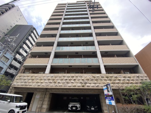 プレサンス堺筋本町フィリアの外観