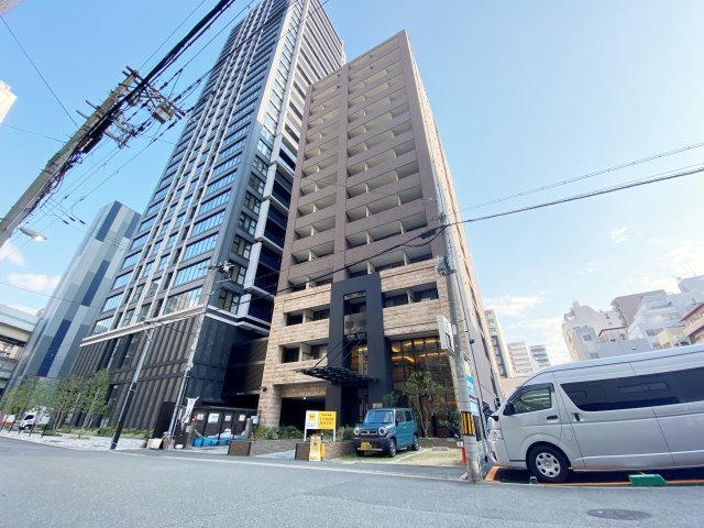 カスタリア堺筋本町の外観